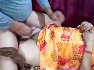 Desi Indian Wife,bhabhi Coition Connected With Beau Hindi Talking Galiyaan